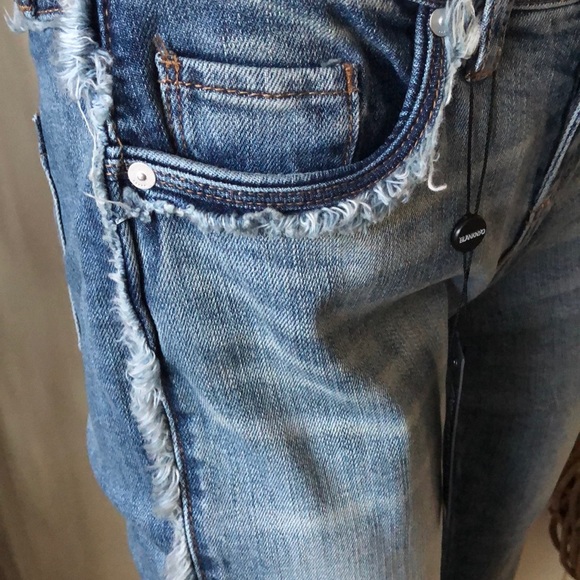 [BLANK NYC] Frayed edged skinny jeans - Picture 3 of 8